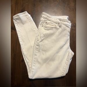 White skinny jeans from GAP.